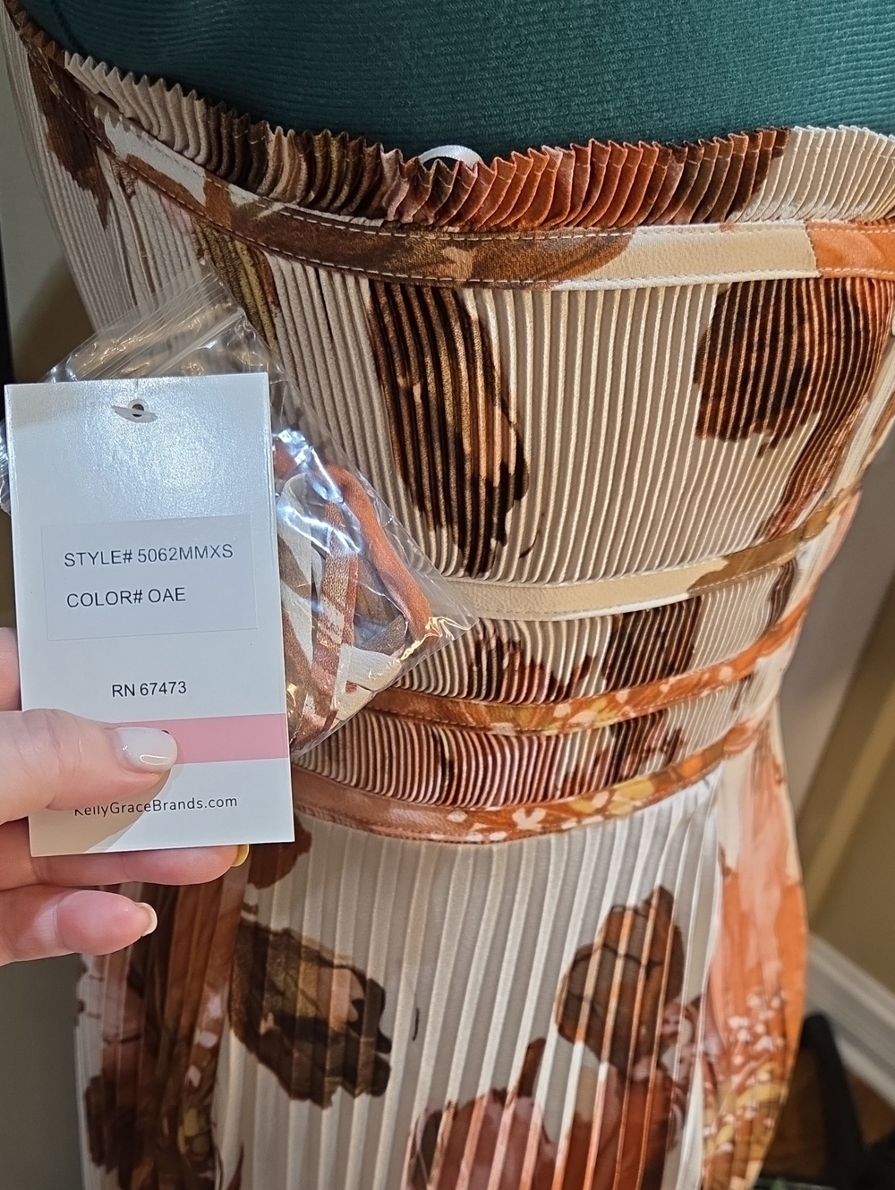 Nwt 14, 12, 10, 8 Taylor Strapless Pleated Floral Maxi Dress in Cream and Brown - Picture 9 of 16